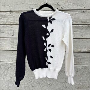 VINTAGE Colorblock Black and White Leaf Pattern Intarsia Sweater